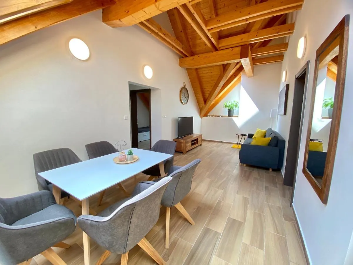 פראג Relax Apartment